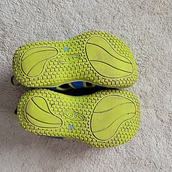 Keen kids water shoes sz 11 - Picture 2 of 7